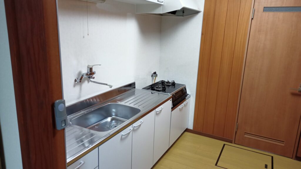 青い海の家 | Blue Sea House | 冬はスキー | 夏はビーチ | 上越の別荘