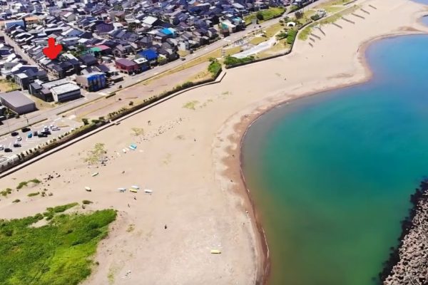 青い海の家